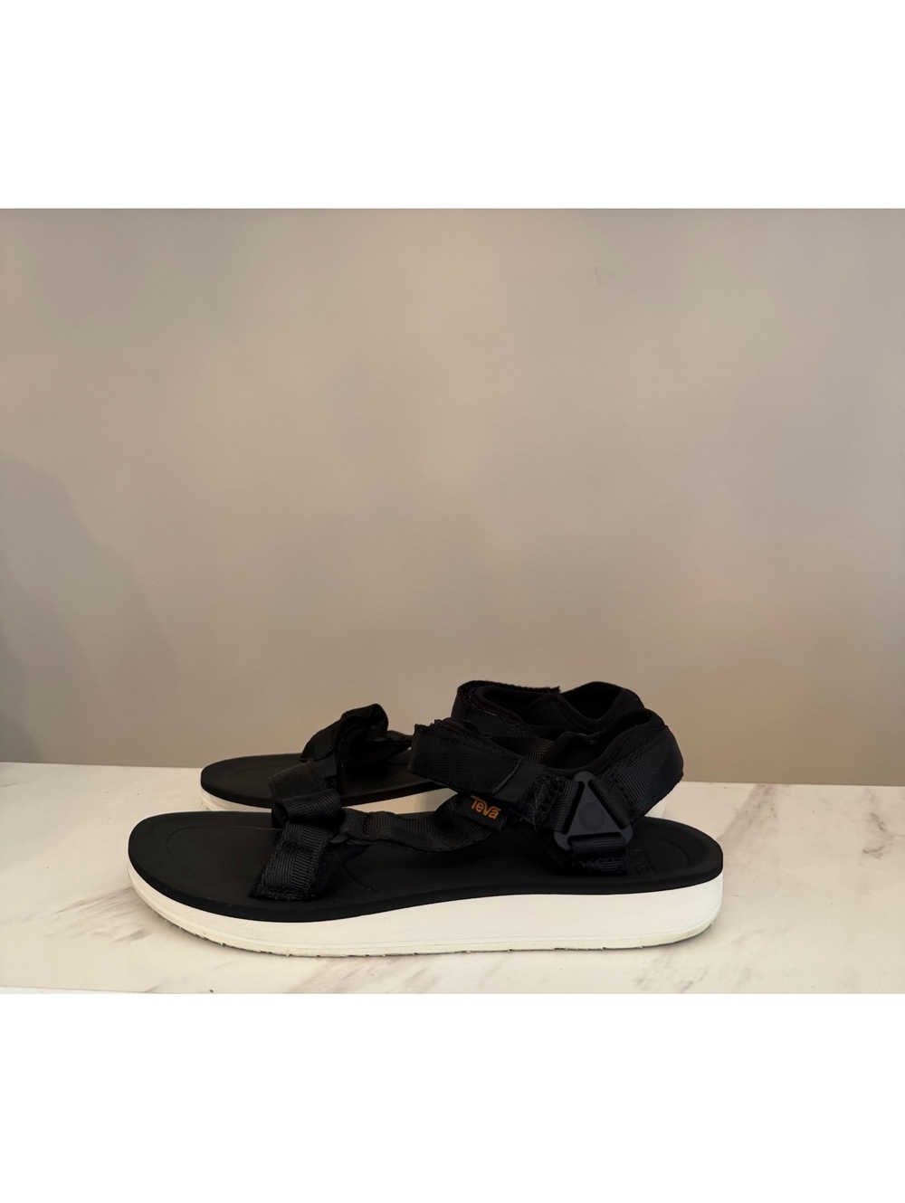 Teva Universal Premier Black Strappy Sandals Women's Size 9 (1016935)